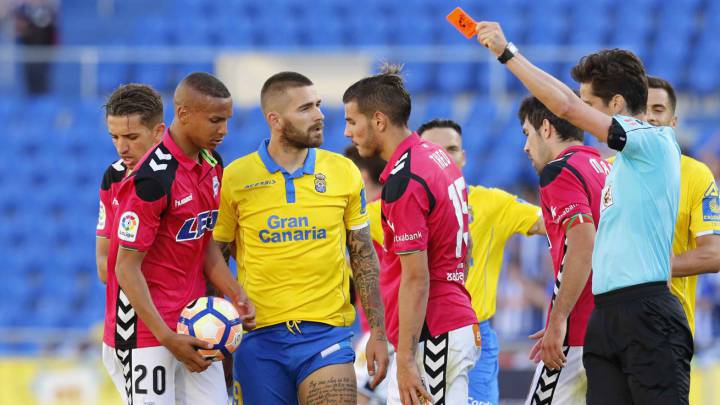 Cinco partidos de sanción a Livaja: adiós a la temporada