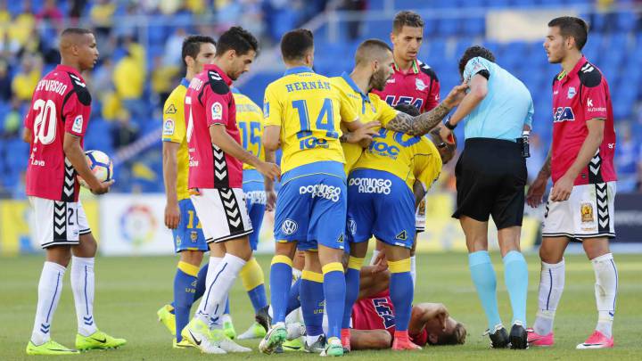 Apelación le mantiene los 5 partidos de sanción a Livaja