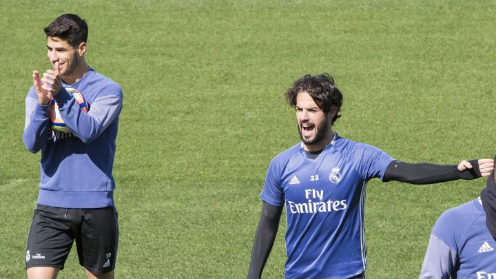 Real Madrid fans want Isco and Asensio to play against Valencia