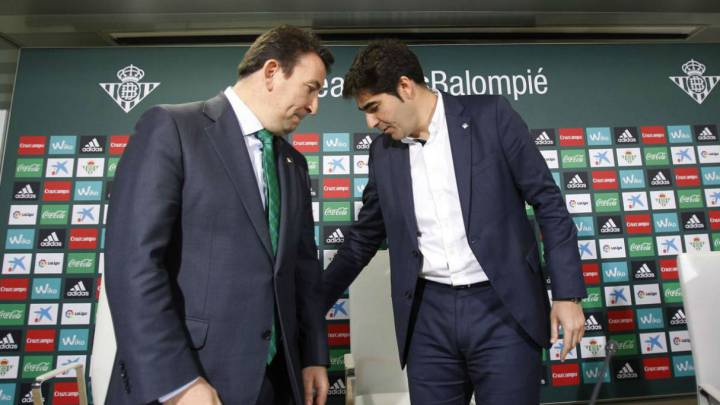 El pacto de Ángel Haro, presidente del Betis, y López Catalán, vicepresidente, con Bitton Sport (Luis Oliver) no ha sentado bien a las plataformas y ha convertido el Betis en zona de guerra. El consejero Rafael Salas medita una candidatura y por ello puede ser purgado.