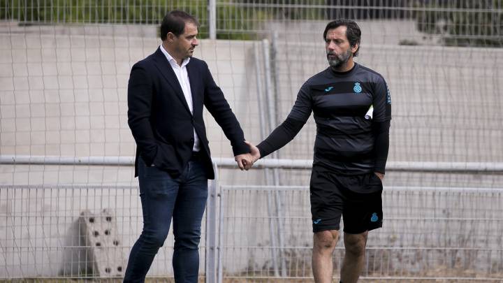 Cumbre entre Quique y Lardín sobre el césped de Sant Adrià