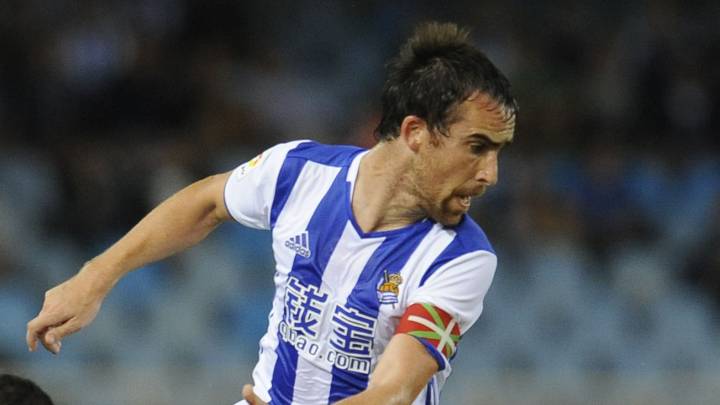 Mikel González con la Real Sociedad.