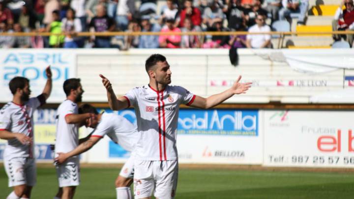 Partido entre la Cultural Leonesa y el Osasuna B.