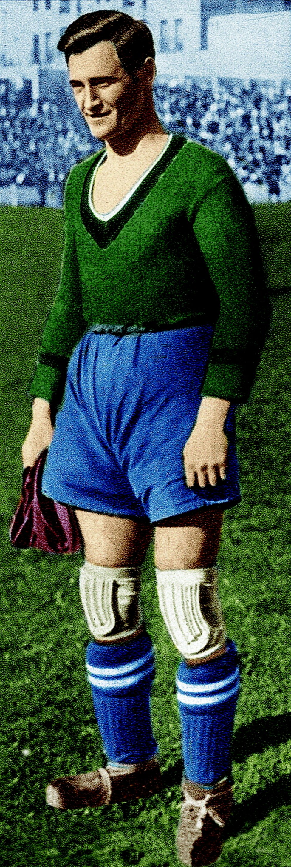 Jyula Alberty Vistió la camiseta del Real Madrid durante dos temporadas desde 1934 hasta 1936. Jugó en el Celta entre 1939 y 1941.