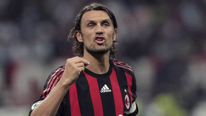 Paolo Maldini vistiendo la camiseta del Milán.
