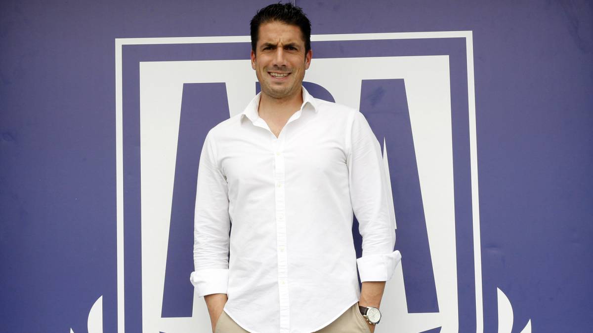 Julio Velázquez se sentará en el banquillo en Montilivi