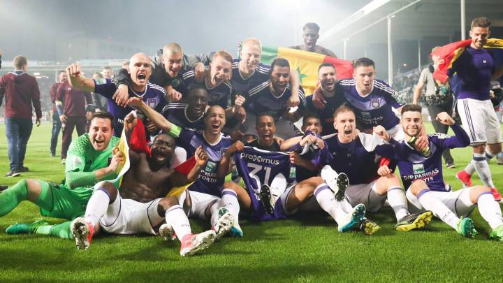 El Anderlecht celebró así su título.