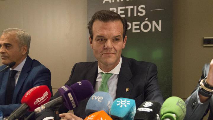 Rafael Salas durante la presentación de su candidatura.