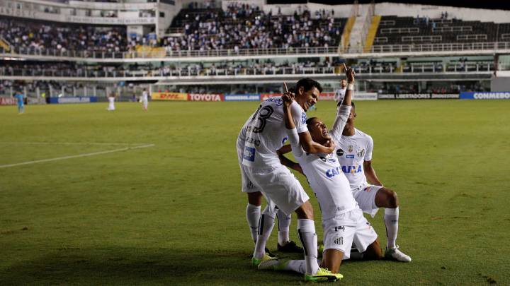 Santos golea ante Sporting Cristal y certifica el liderato