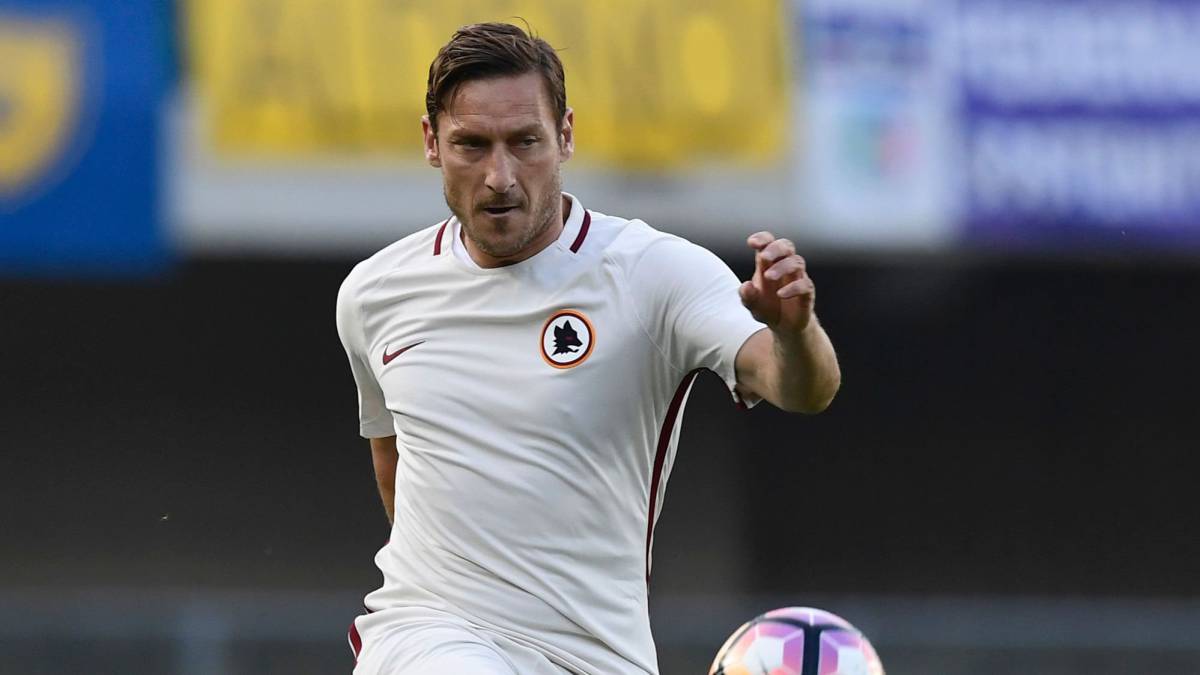 Francesco Totti insinúa un nuevo reto al despedirse de la Roma