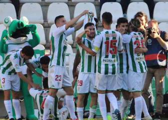 El Córdoba roza la salvación y al Oviedo se le aleja el playoff