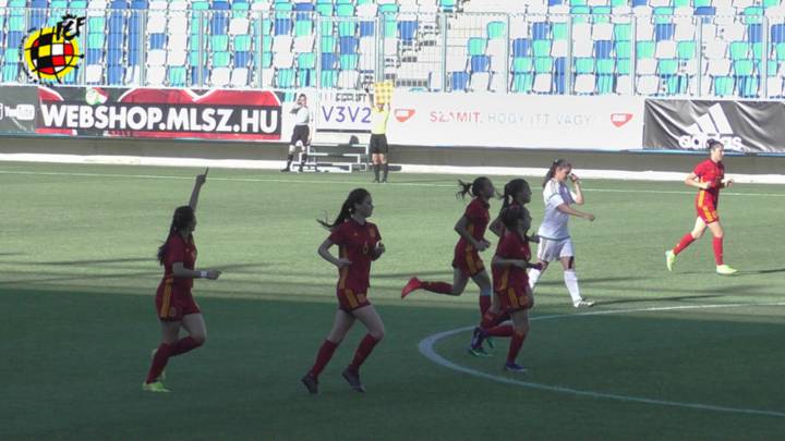 España Sub-19 celebra uno de los goles ante Hungría.
