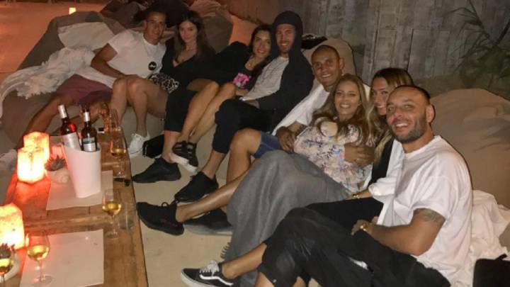 Sergio Ramos, Keylor Navas y Lucas Vázquez se juntaron para tomar algo.