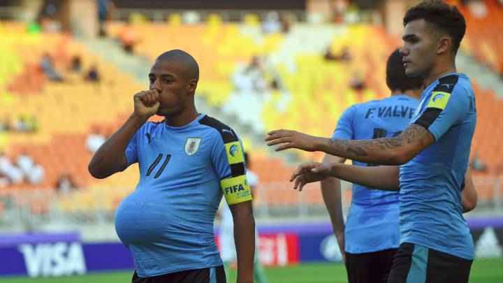 Uruguay se planta en cuartos