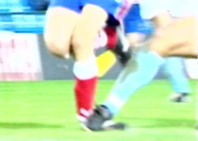 Entrada de Míchel Salgado a Juninho.