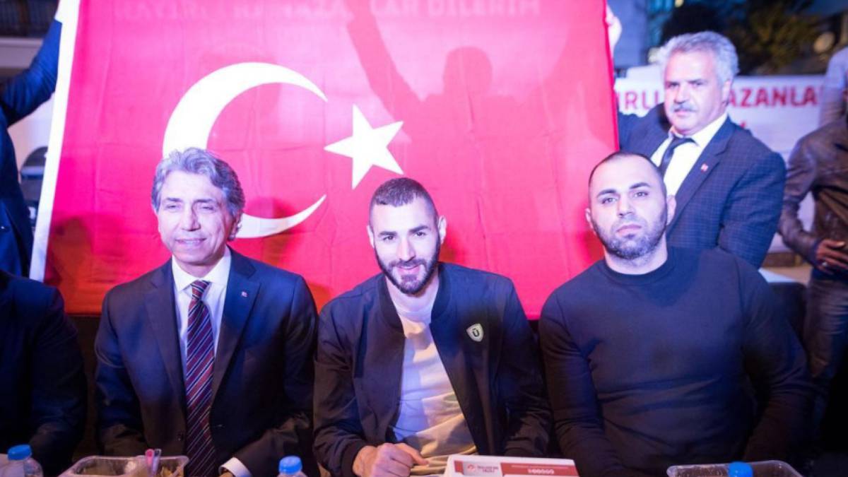 ბენზემა: "რონალდუ ეგოისტი არ არის. მისით აღფრთოვანებული ვარ" ბენზემა: "რონალდუ ეგოისტი არ არის. მისით აღფრთოვანებული ვარ"