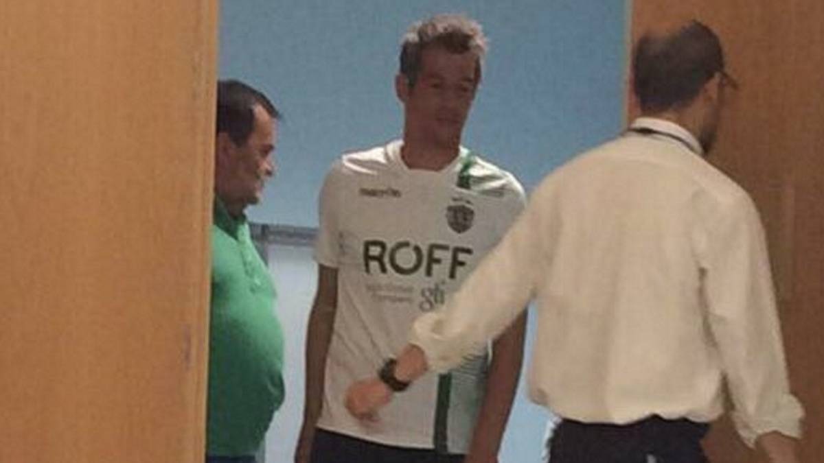 Coentrao pasa revisión médica en Lisboa y ya viste del Sporting