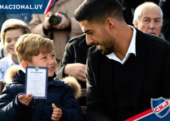 Nacional homenajeó a Suárez y el azulgrana se emociona
