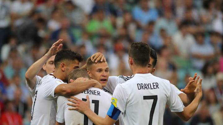 Werner festejando el gol junto a sus compañeros