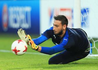 Agente de Donnarumma anuncia que negociará la renovación