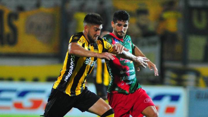 Nacional y Peñarol se aferran a la cima de sus grupos