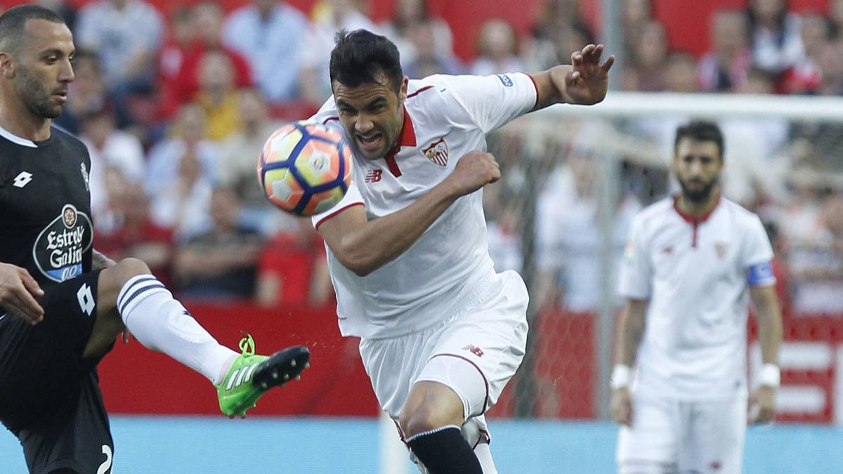 Leicester to sign Sevilla midfielder Vicente Iborra after agreeing deal for £12million