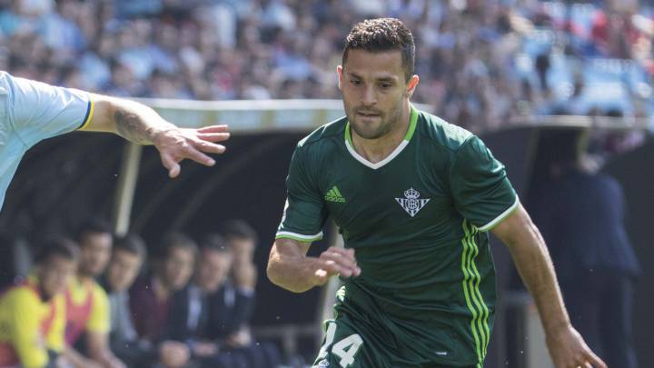 Monchi's Roma and Schalke pursuing Betis' Riza Durmisi