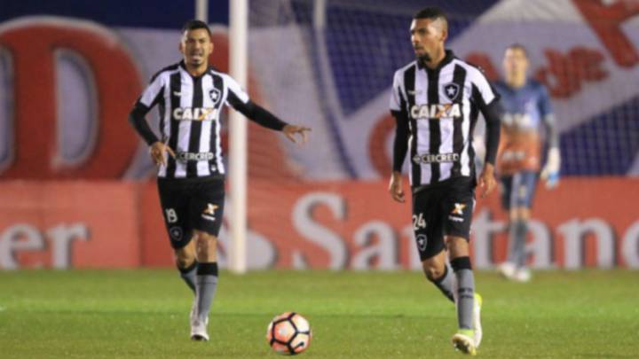 Matheus Fernandes, en un partido con el Botafogo.