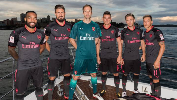 La maldición del '9' del Arsenal acecha a Lacazette