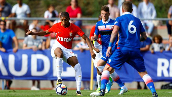 Mbappé: asistencia sin mirar a Falcao en la goleada del Mónaco