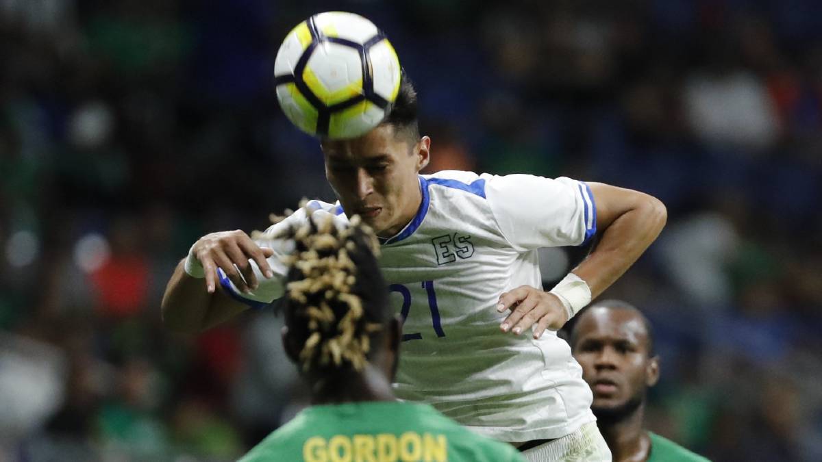 El Salvador y Jamaica empatan y avanzan a cuartos de final