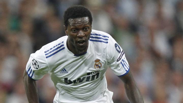 Adebayor culpa a su hermano de que se fuera del Madrid