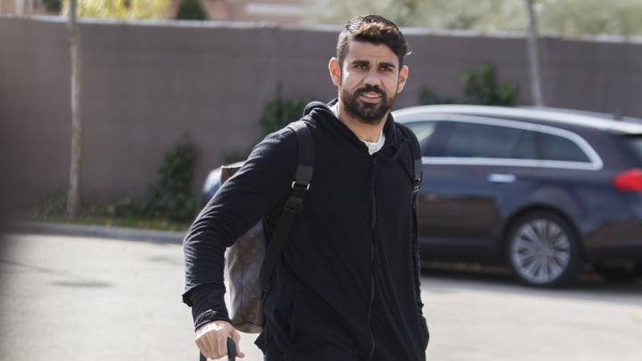 Diego Costa ha levantado críticas en Inglaterra tras vestirse de rojiblanco.