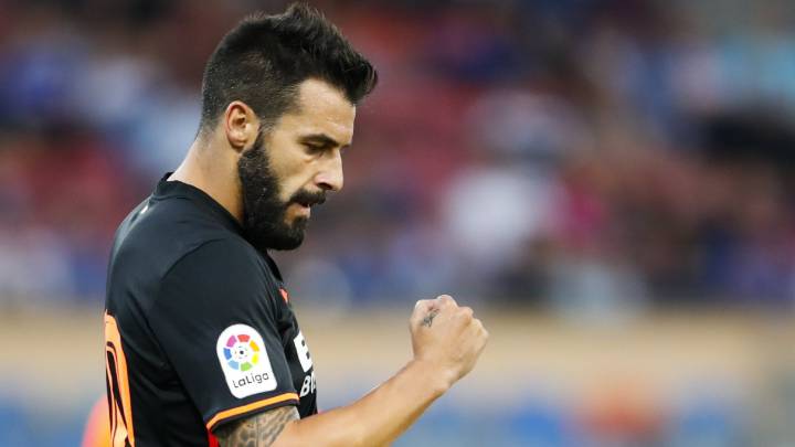 El delantero español del Valencia, Álvaro Negredo.