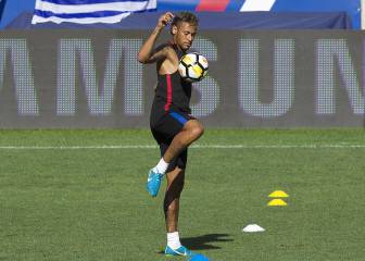 Neymar, protagonista en el entrenamiento del Barcelona