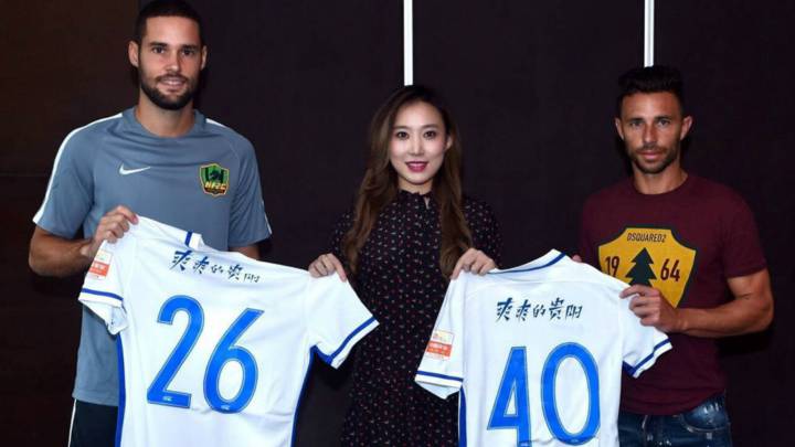 El exdelantero del Betis Rubén Castro y Mario Suárez debutaron en el Guizhou de Gregorio Manzano, Superliga china, ganando al Hebei de Manuel Pellegrini.