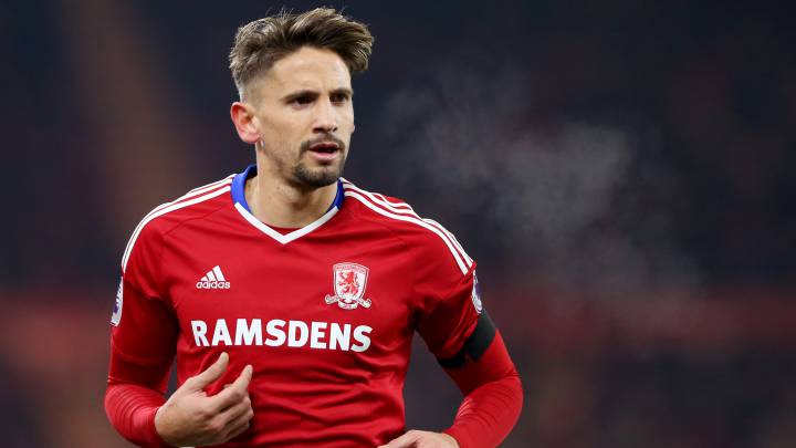 El Betis intentará fichar al centrocampista uruguayo Gastón Ramírez, del Middlesbrough inglés. Su agente afirma que quiere salir y marcharse al club bético.
