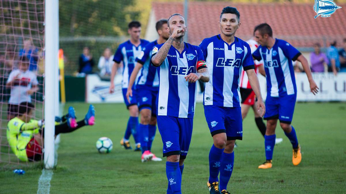 El Alavés vence y consigue el Trofeo Villa de Laguardia