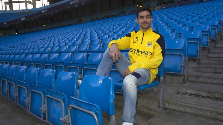El Sevilla acelera las negociaciones para firmar a Jesús Navas de cara a que pueda estar en la próxima gira a Inglaterra que el equipo realiza esta semana.
