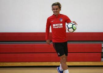 La lluvia obligó al Atlético a entrenar en cancha de básquet