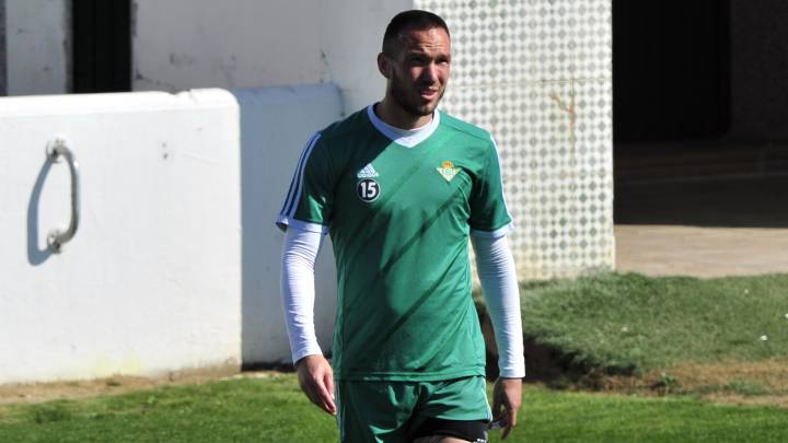 Digard en el entrenamiento del Betis