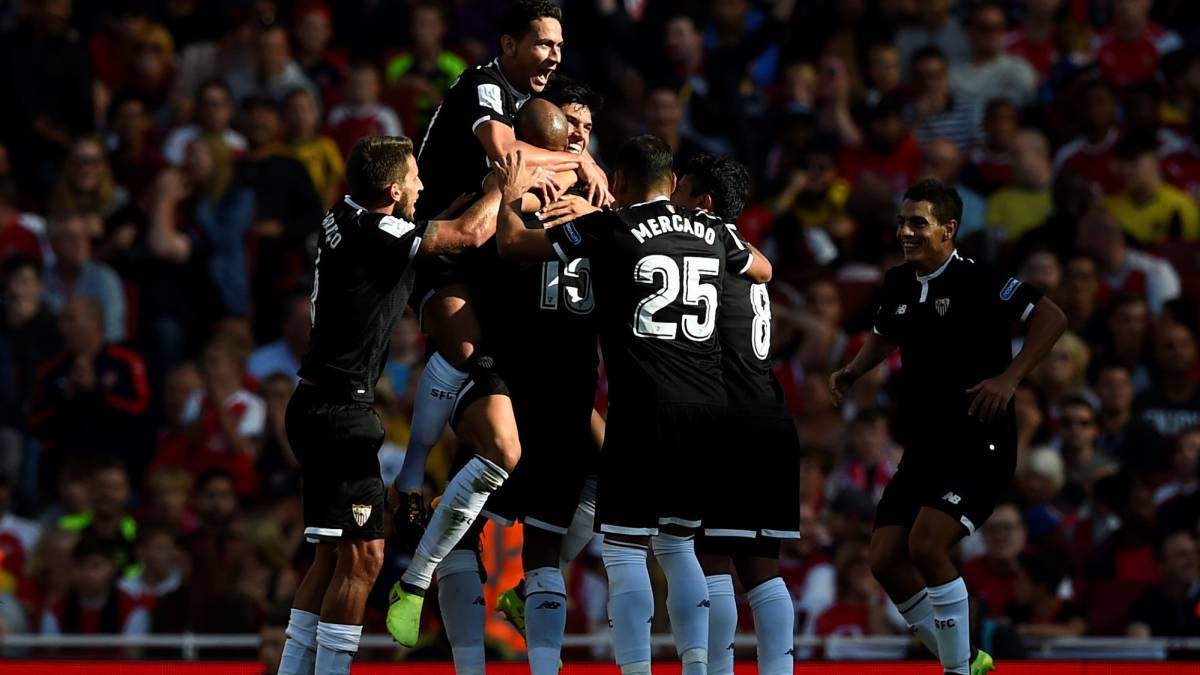 Sevilla's Steven N'Zonzi celebrates scoring their second goal with team mates.