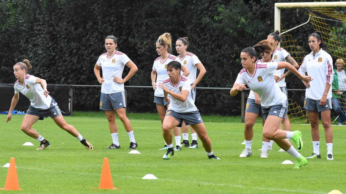 La Selección realizó su último entrenamiento previo al partido en Teteringer, un barrio en las afueras de Breda, donde España está concentrada, a 30 kilómetros de Tilburg.