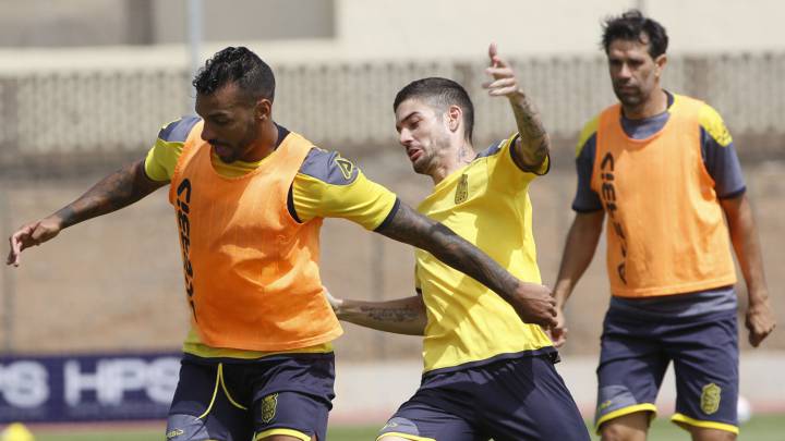 Michel Macedo entrenándose esta temporada con Las Palmas.