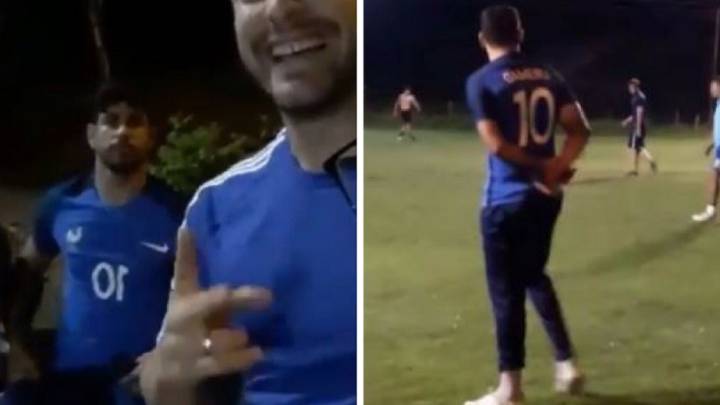 Costa, con la camiseta de Gameiro en una pachanga con amigos en Brasil.