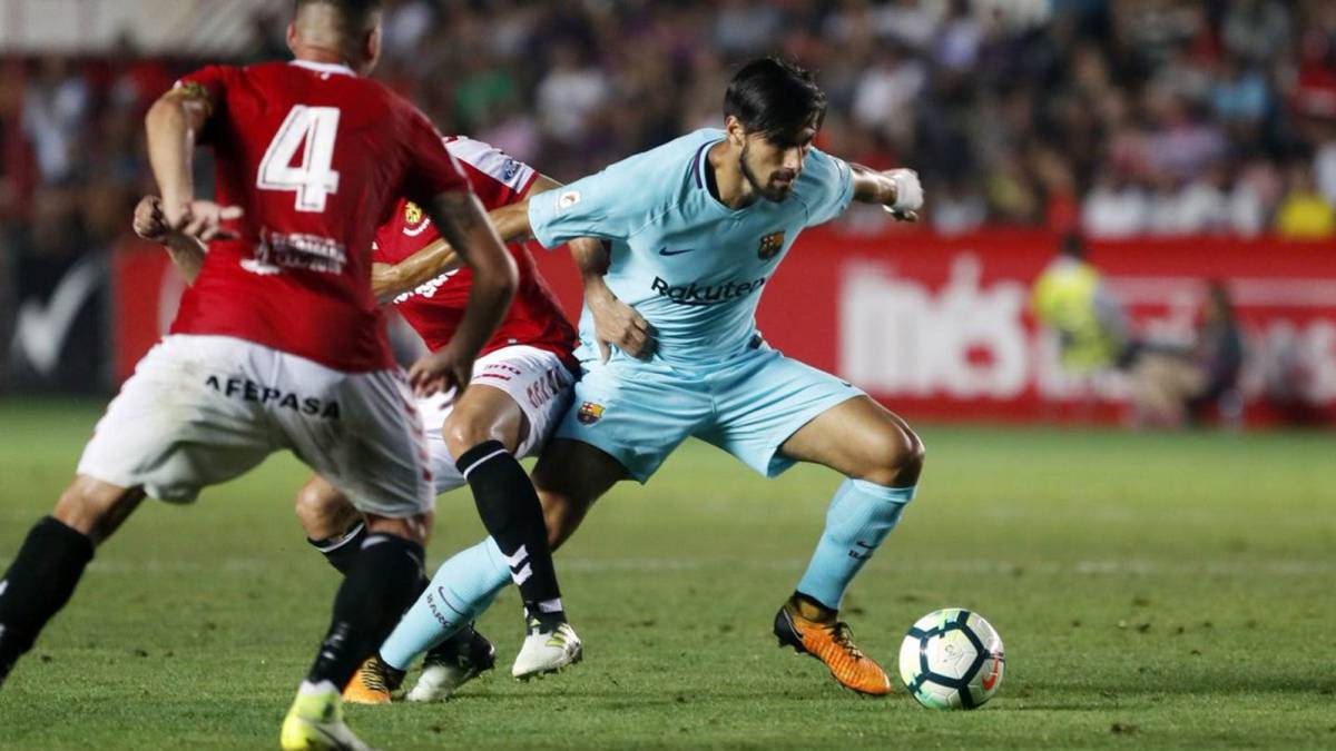 André Gomes en el partido contra el Nástic