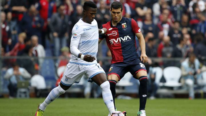 Ezequiel Muñoz con Keita Baldé