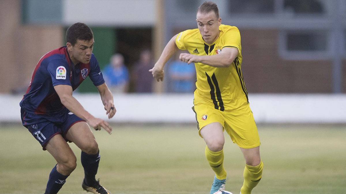 Osasuna muestra su fortaleza y supera con claridad al Huesca