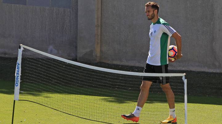 Pezzella en un entrenamiento
