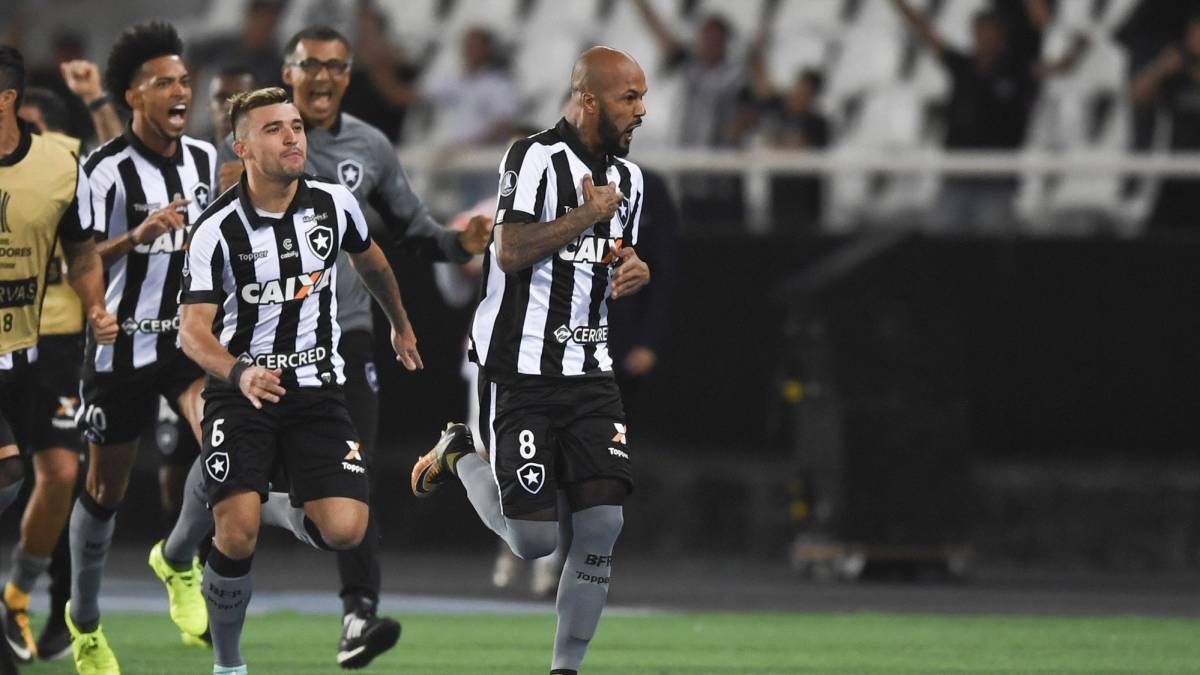 Botafogo noquea a Nacional y llega a cuartos de final